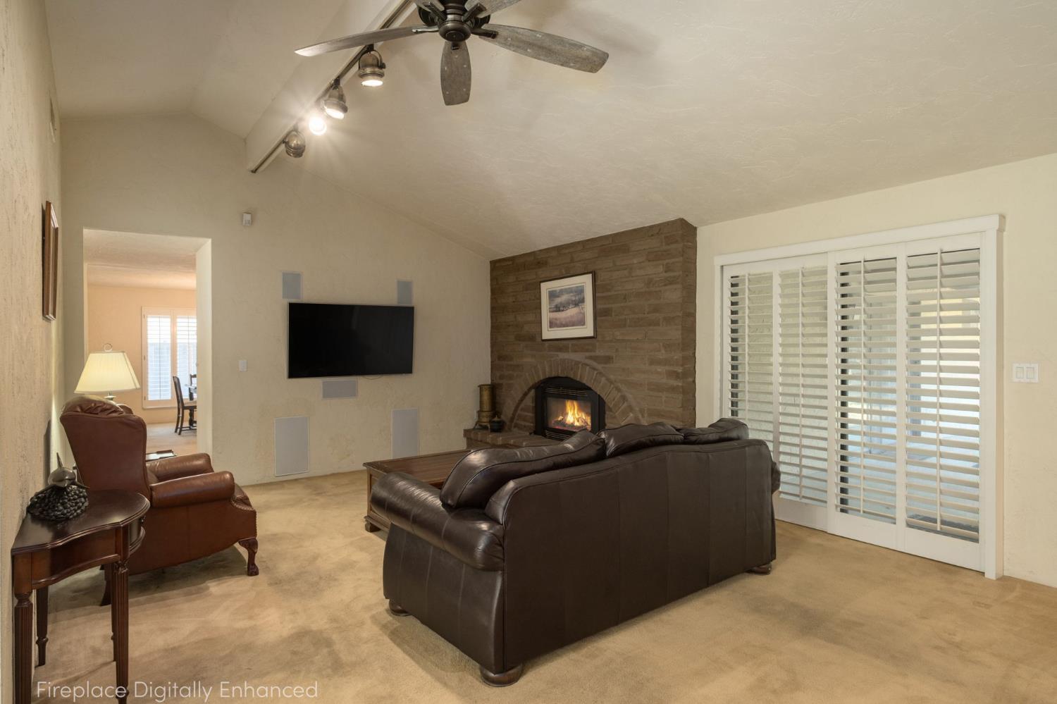 5367 N Briarwood Ave, Fresno, CA 93711