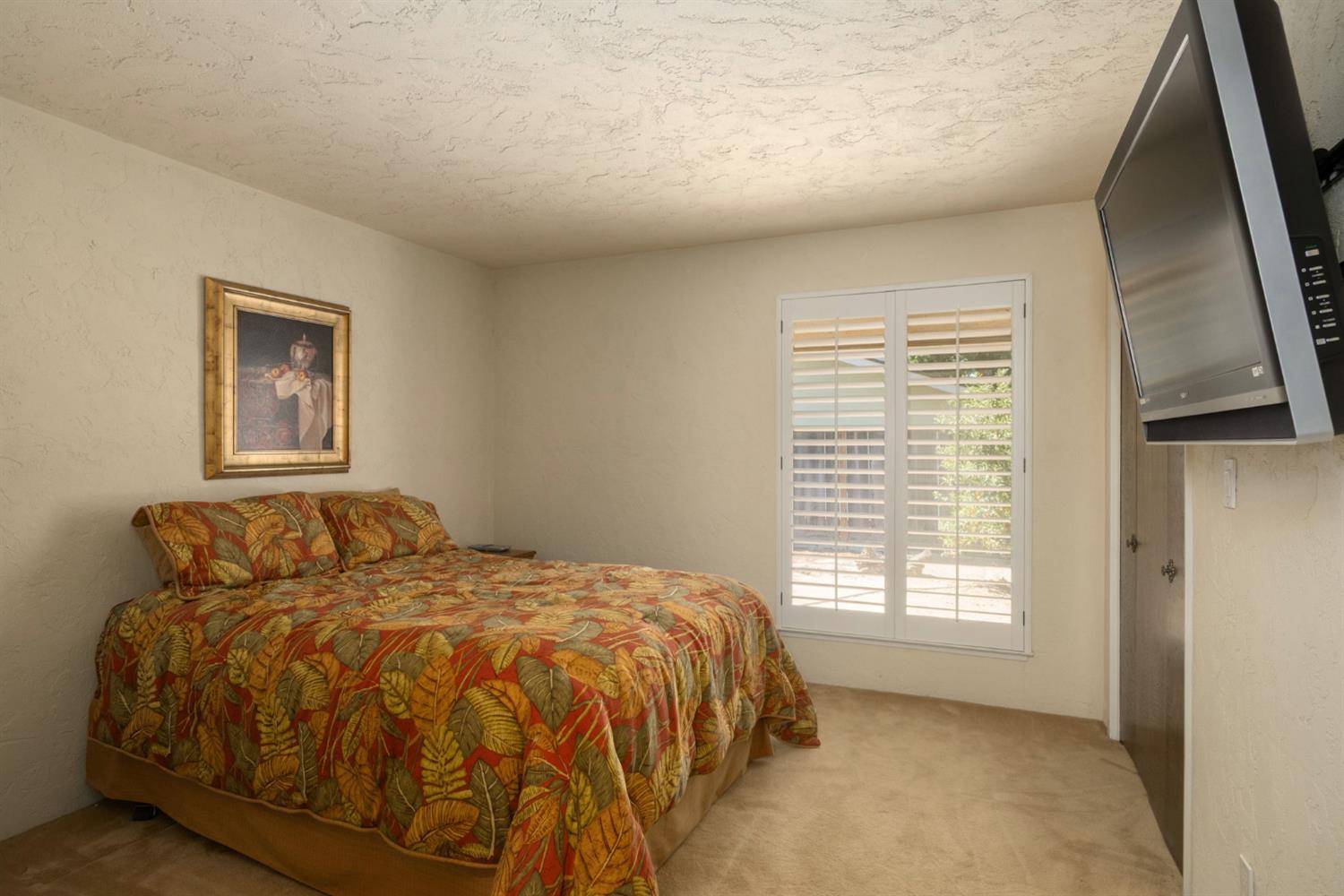 5367 N Briarwood Ave, Fresno, CA 93711