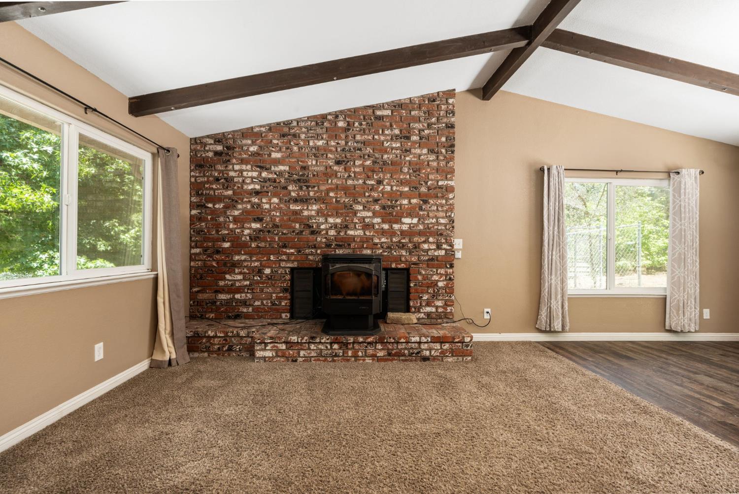 39749 Pine Ridge Rd, Oakhurst, CA 93644