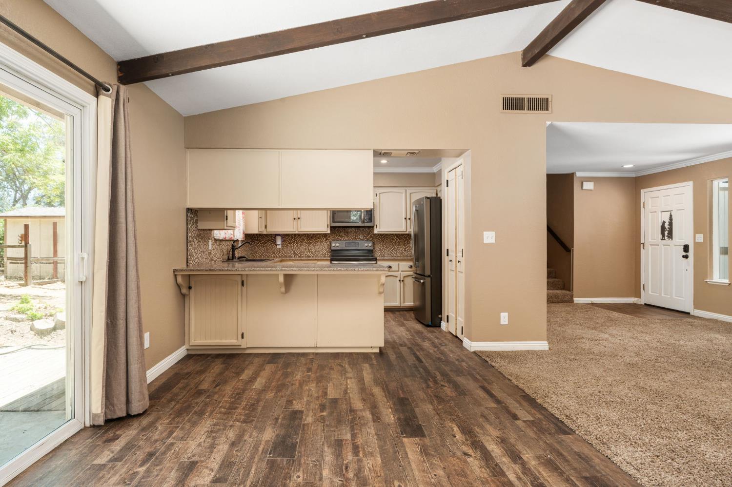 39749 Pine Ridge Rd, Oakhurst, CA 93644