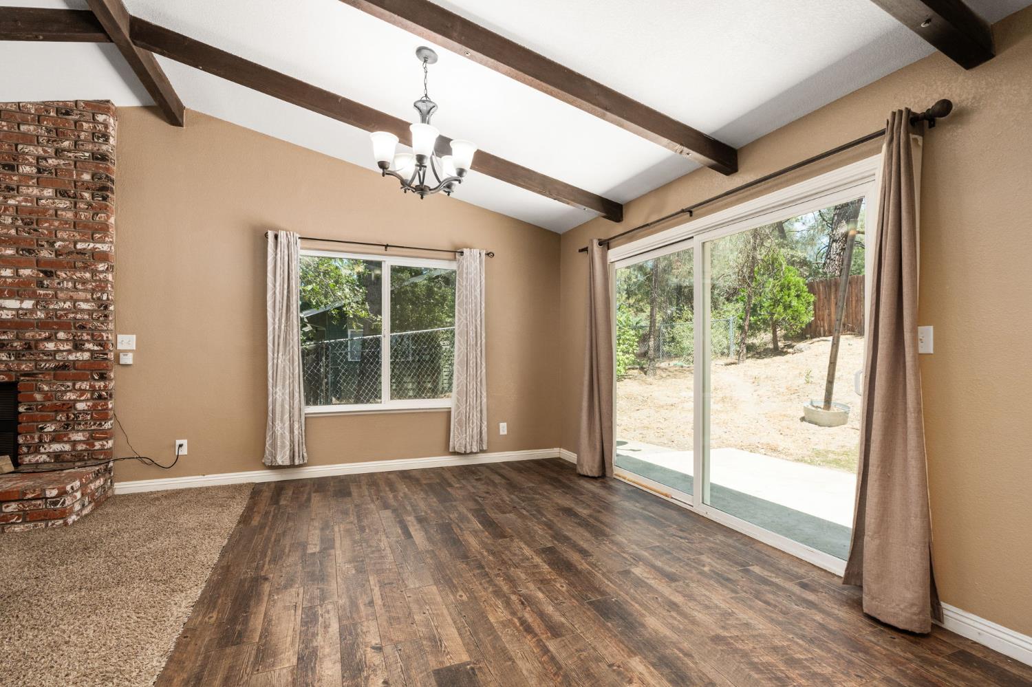 39749 Pine Ridge Rd, Oakhurst, CA 93644