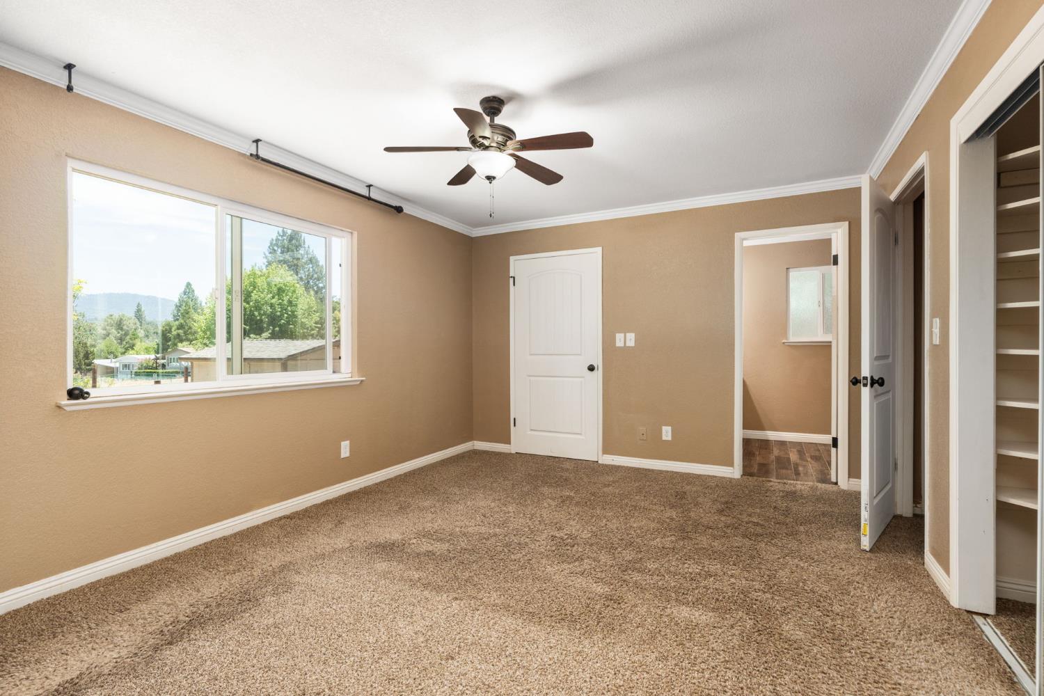 39749 Pine Ridge Rd, Oakhurst, CA 93644
