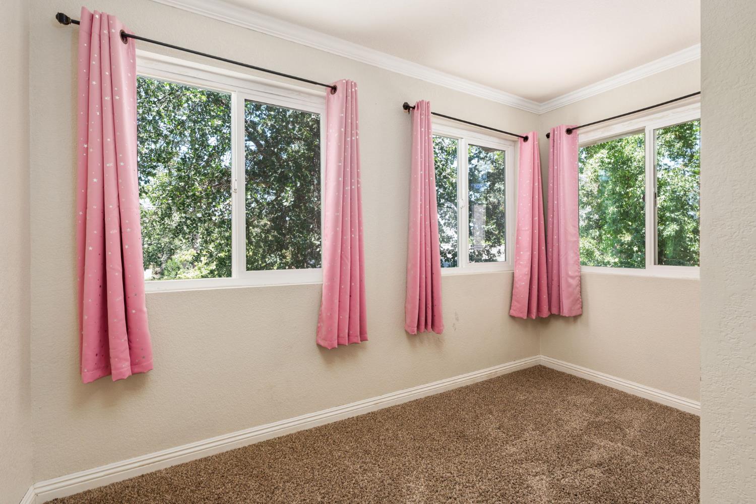 39749 Pine Ridge Rd, Oakhurst, CA 93644