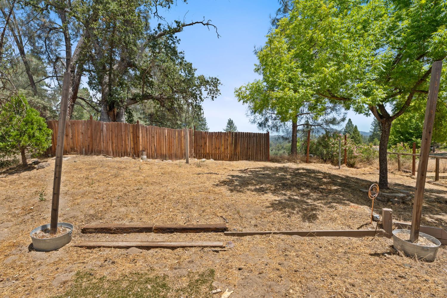 39749 Pine Ridge Rd, Oakhurst, CA 93644