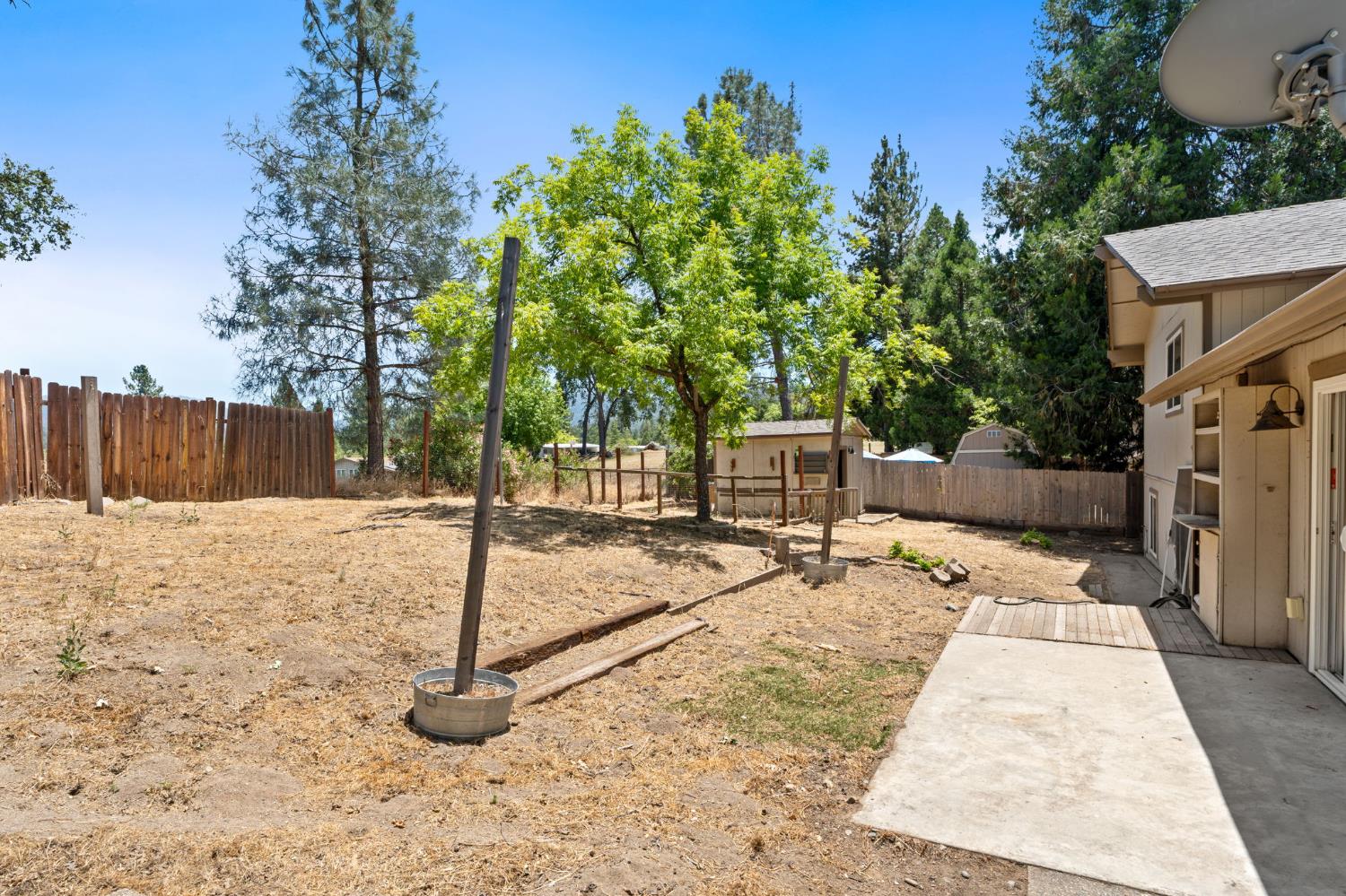 39749 Pine Ridge Rd, Oakhurst, CA 93644