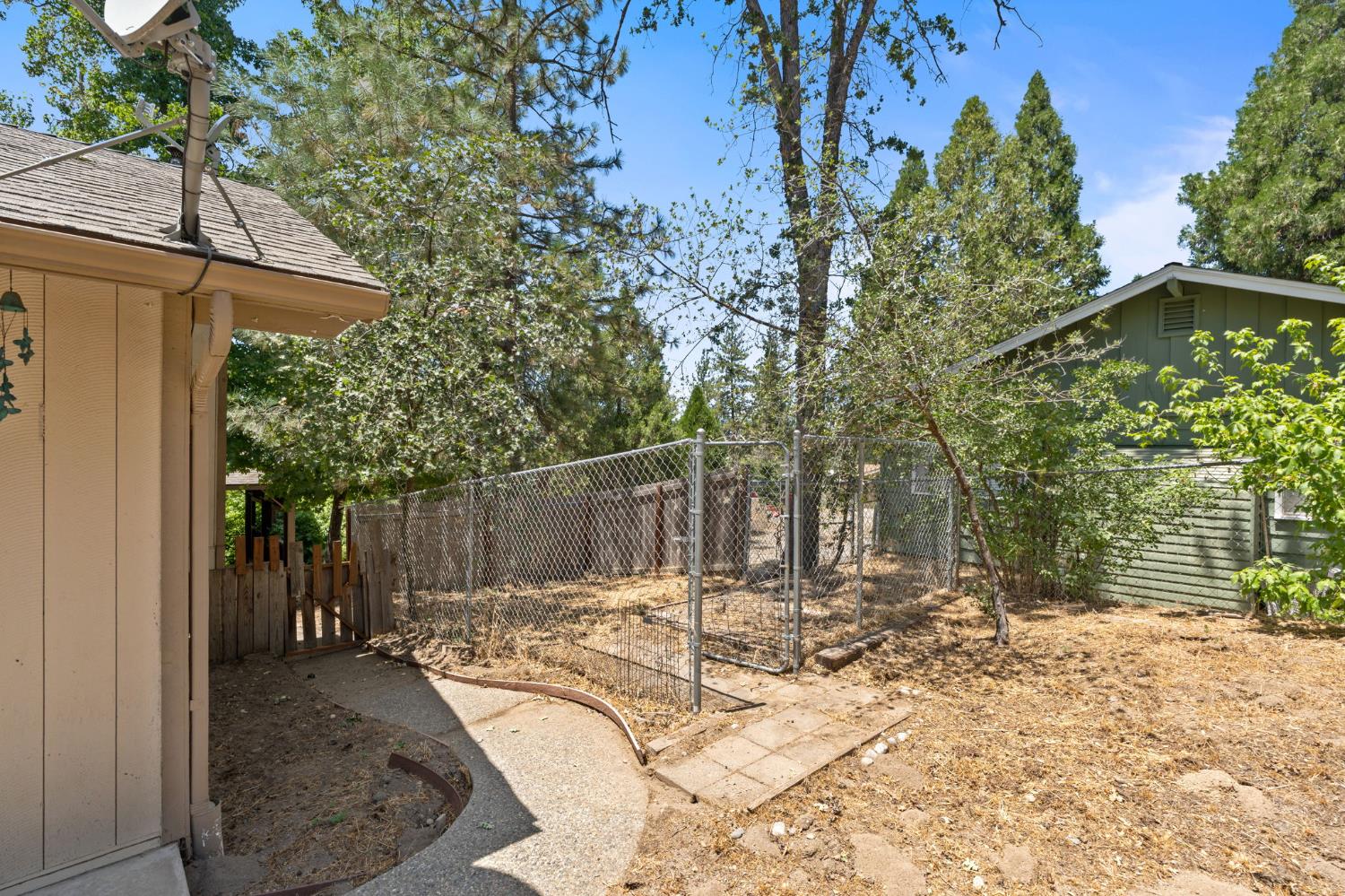 39749 Pine Ridge Rd, Oakhurst, CA 93644