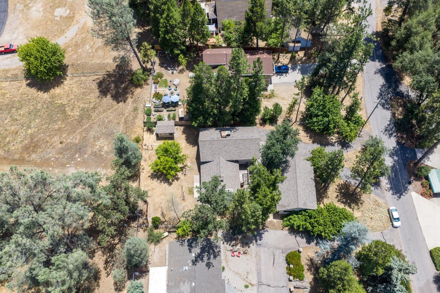 39749 Pine Ridge Rd, Oakhurst, CA 93644
