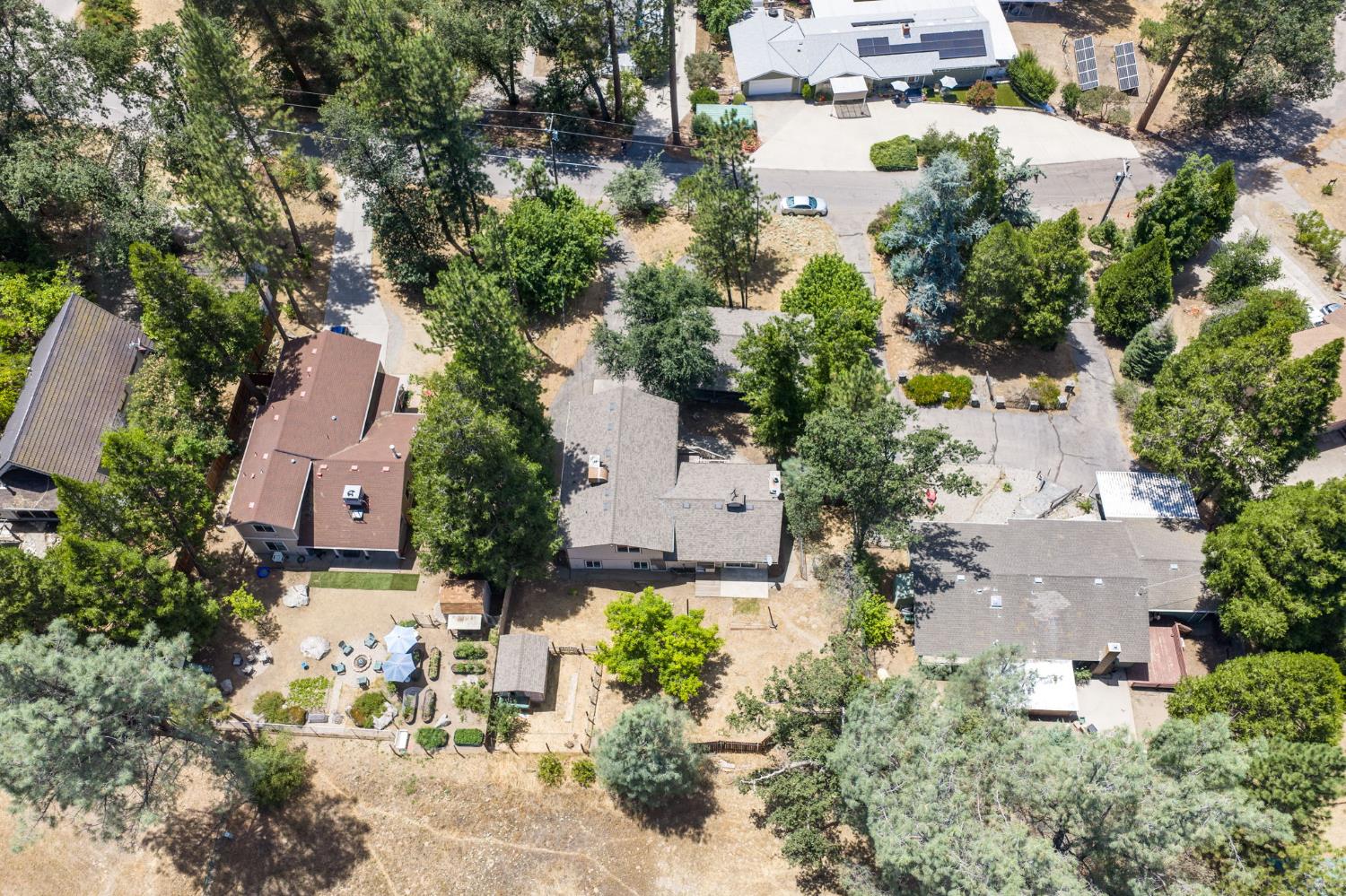 39749 Pine Ridge Rd, Oakhurst, CA 93644