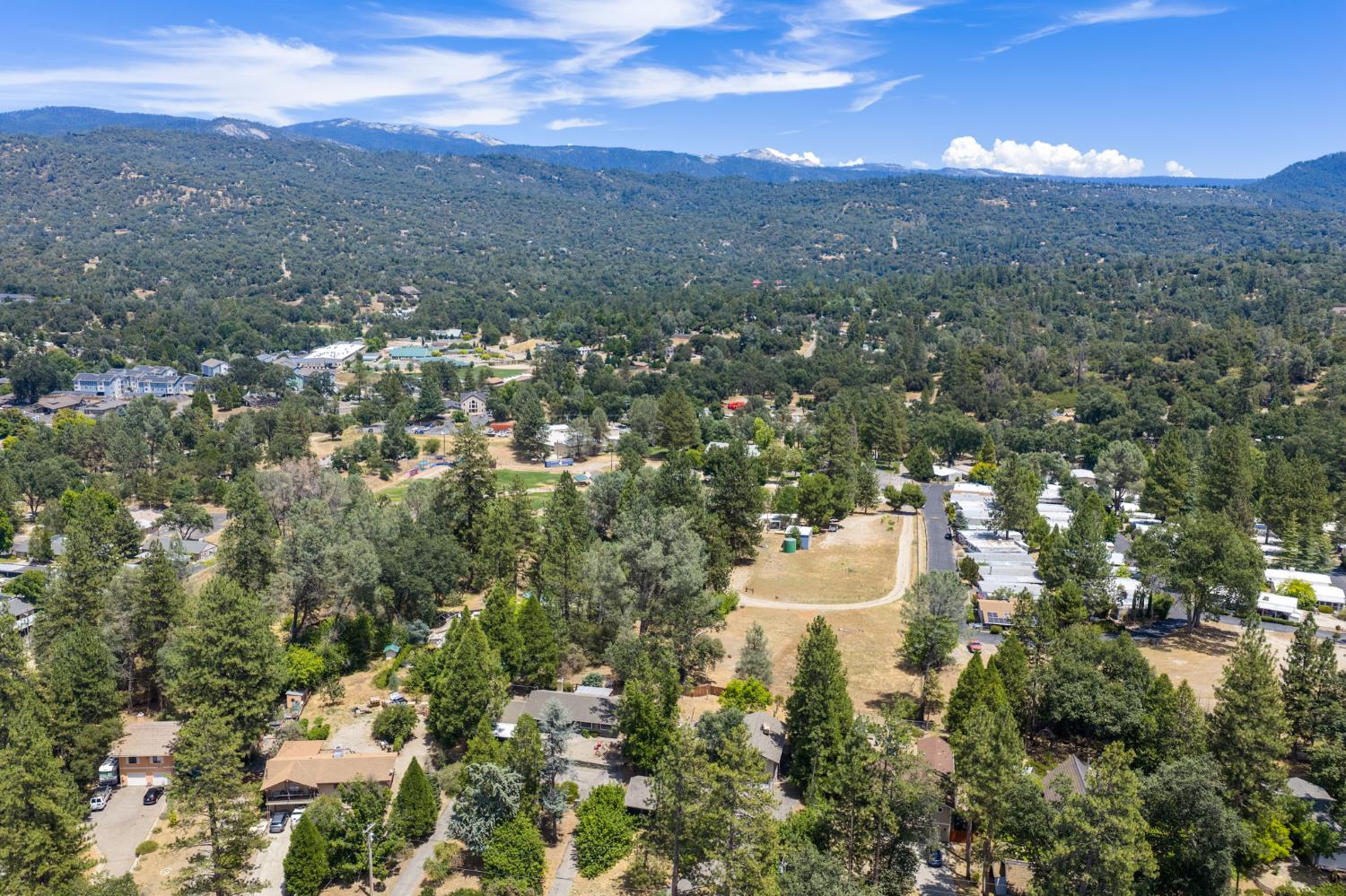 39749 Pine Ridge Rd, Oakhurst, CA 93644