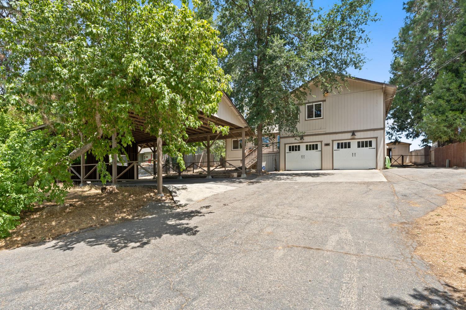 39749 Pine Ridge Rd, Oakhurst, CA 93644
