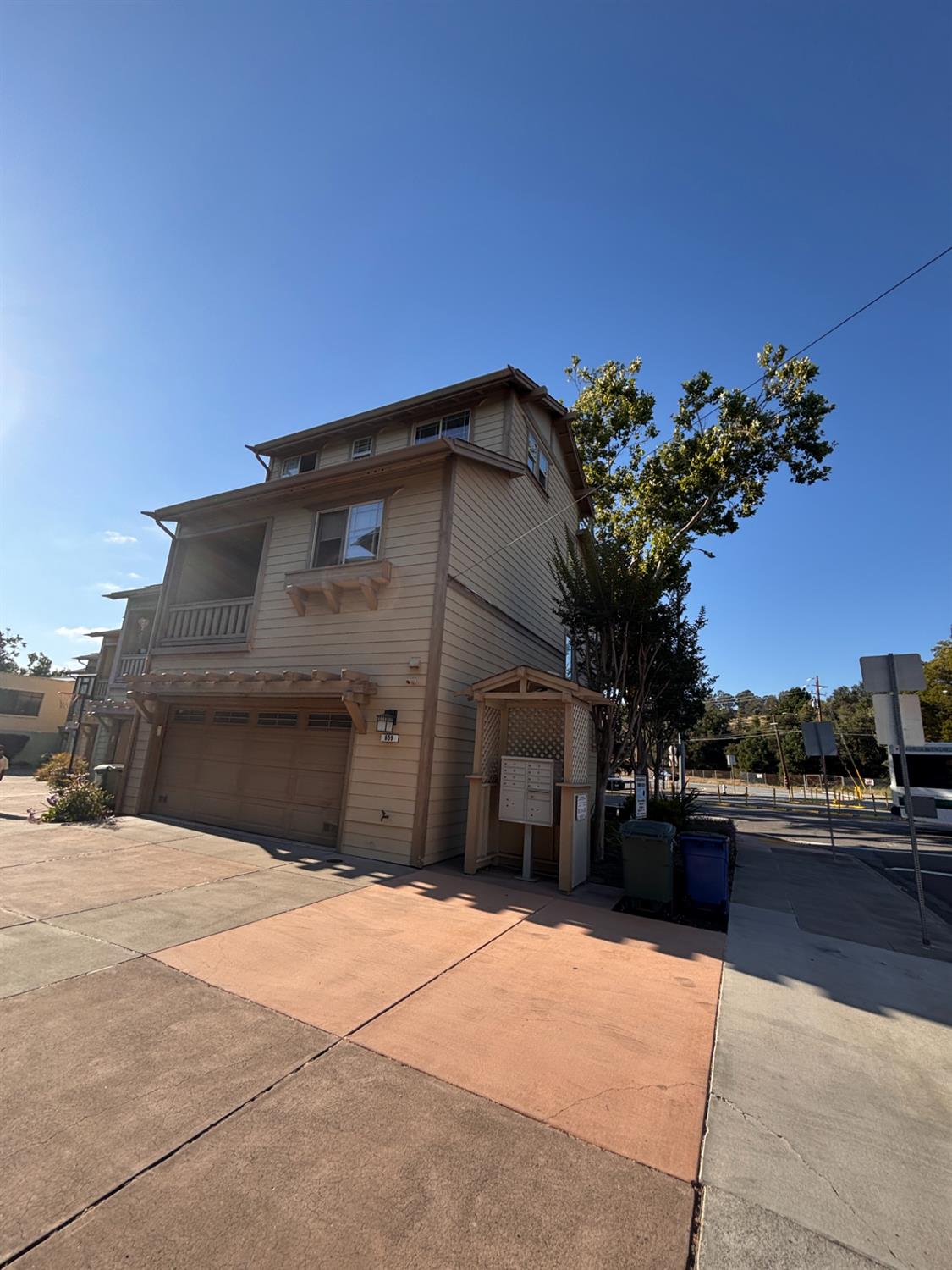 659 Macarthur Blvd, San Leandro, CA 94577