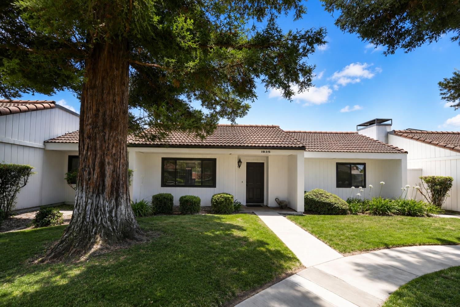 1935 W Santa Ana Ave, Fresno, CA 93705