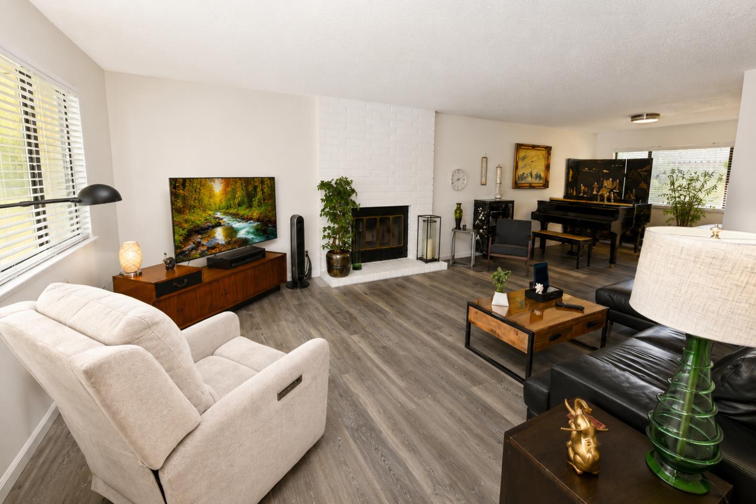 1935 W Santa Ana Ave, Fresno, CA 93705