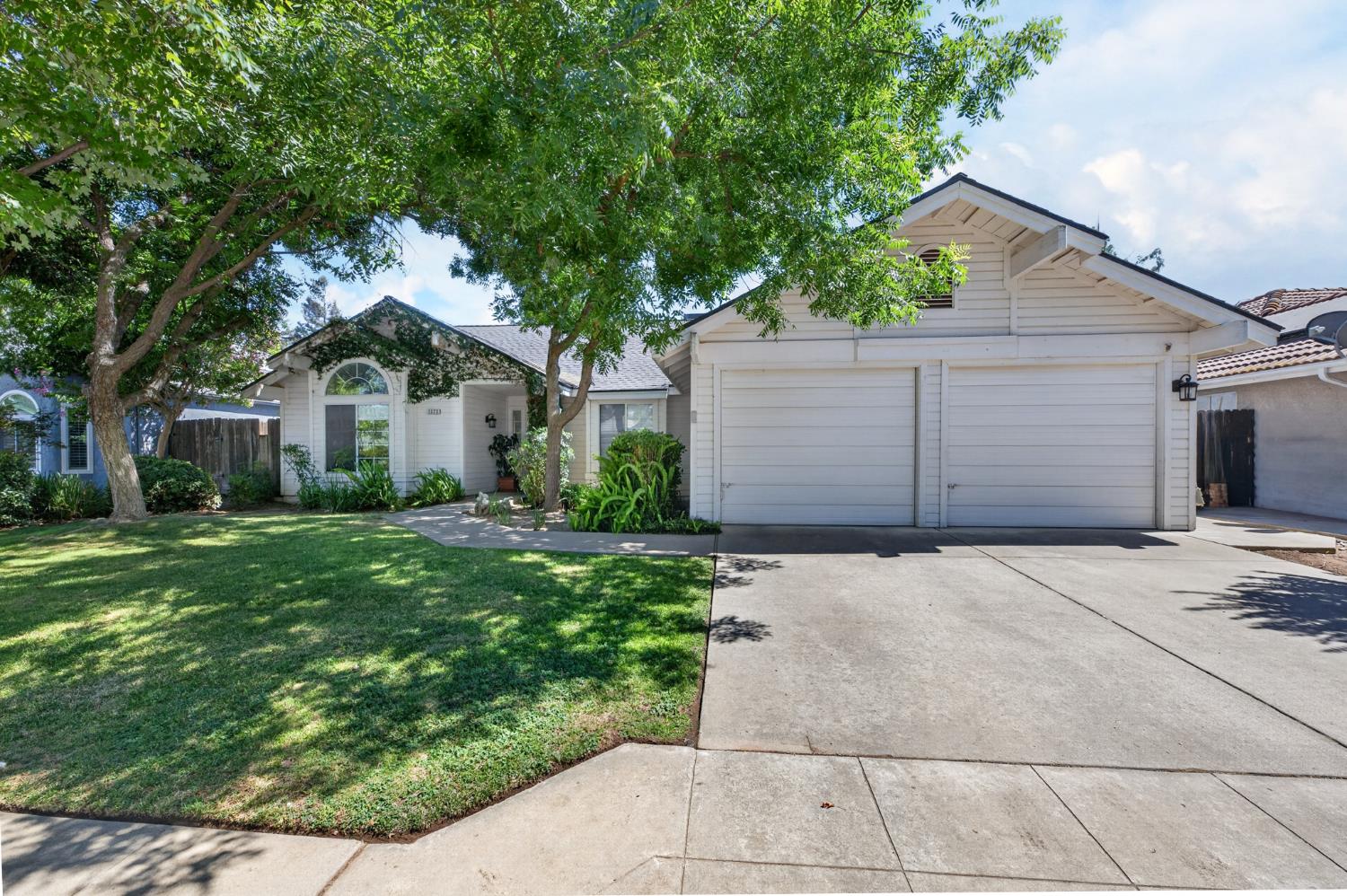 1373 E Portland Ave, Fresno, CA 93720