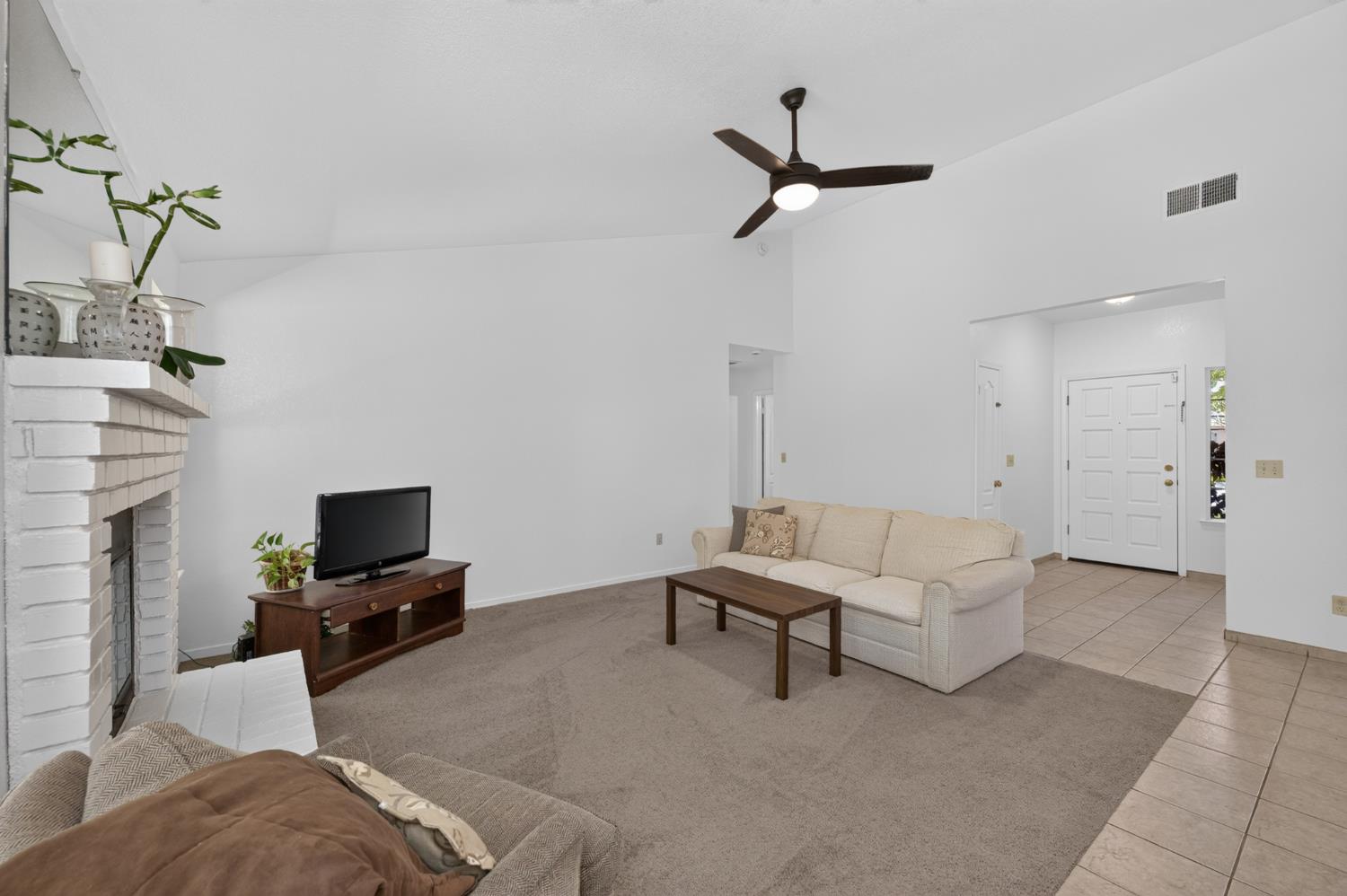 1373 E Portland Ave, Fresno, CA 93720