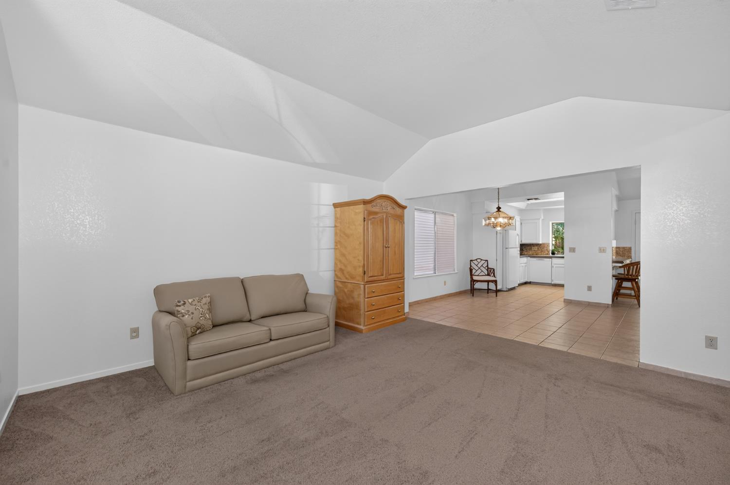 1373 E Portland Ave, Fresno, CA 93720