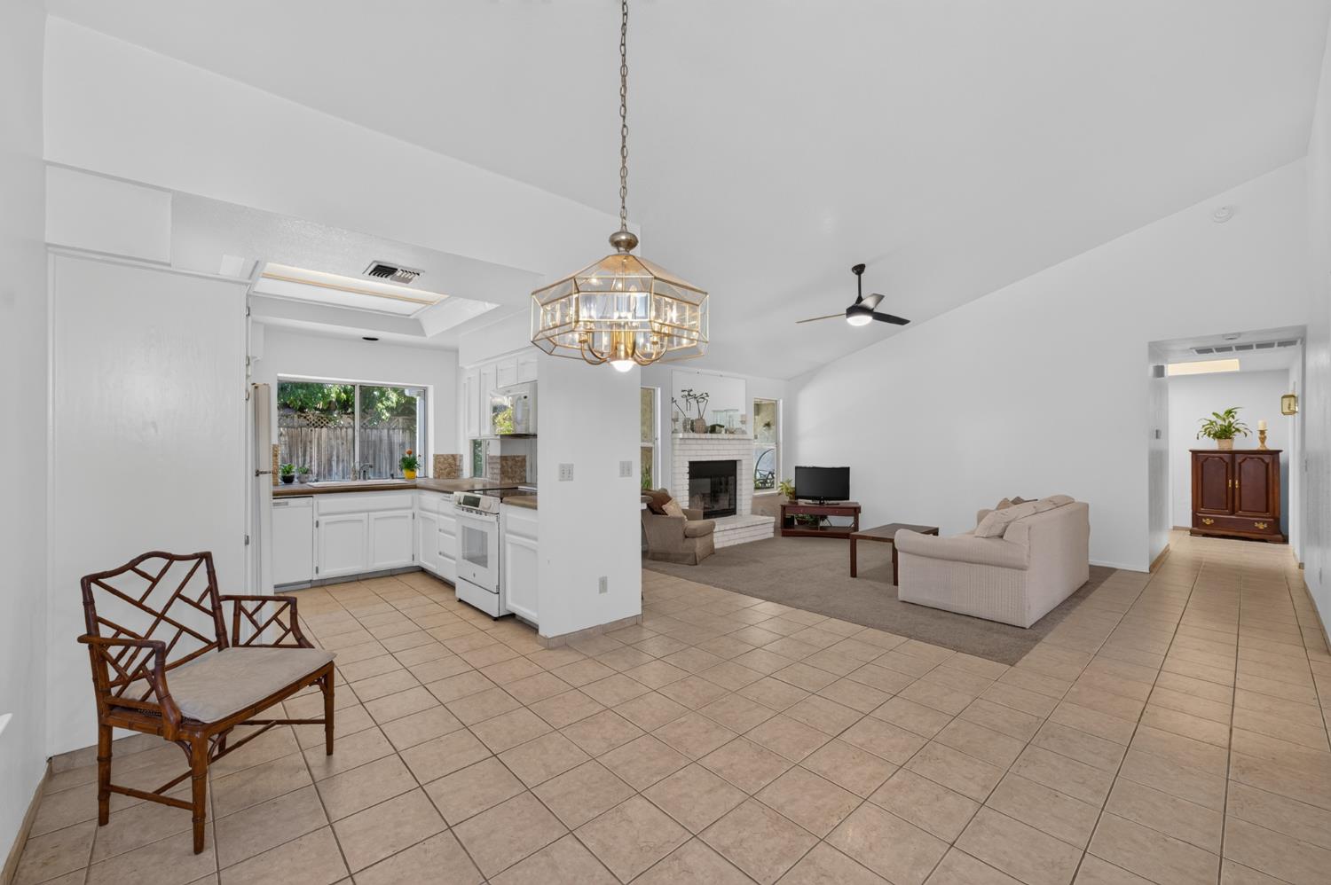 1373 E Portland Ave, Fresno, CA 93720