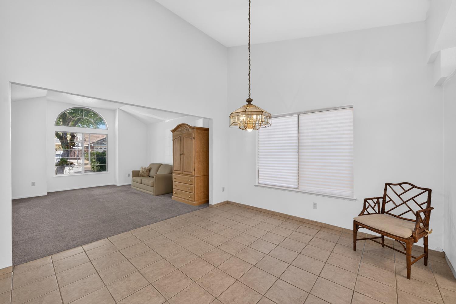 1373 E Portland Ave, Fresno, CA 93720