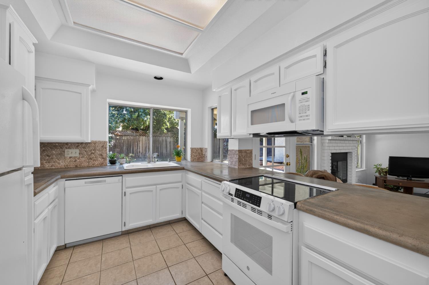1373 E Portland Ave, Fresno, CA 93720