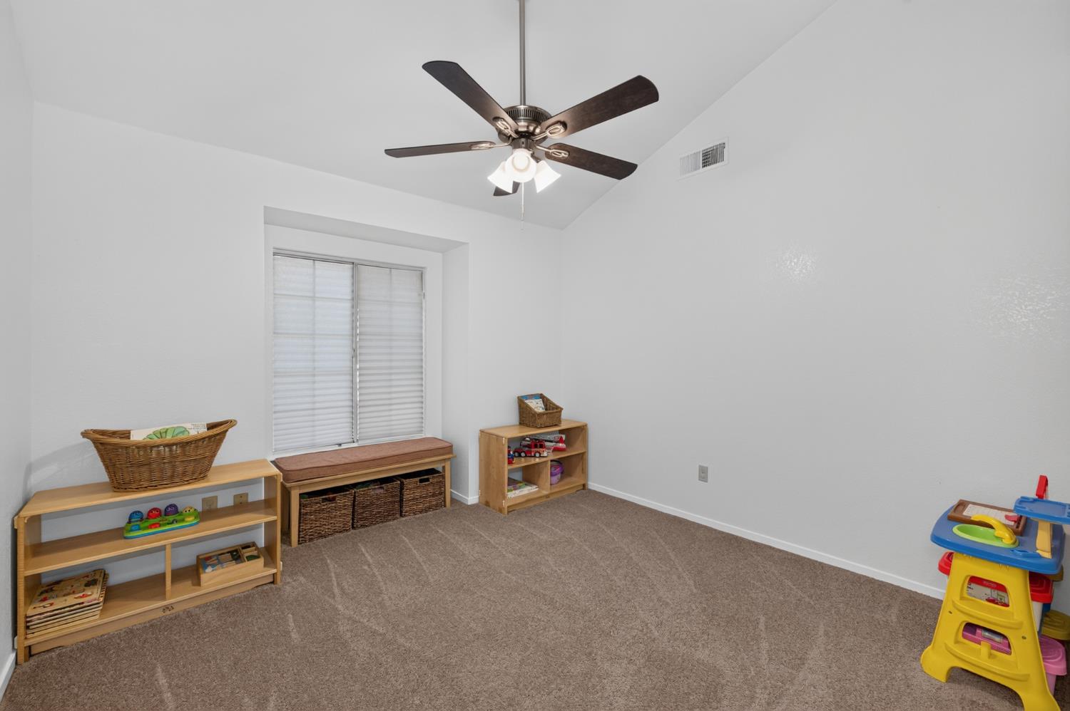 1373 E Portland Ave, Fresno, CA 93720
