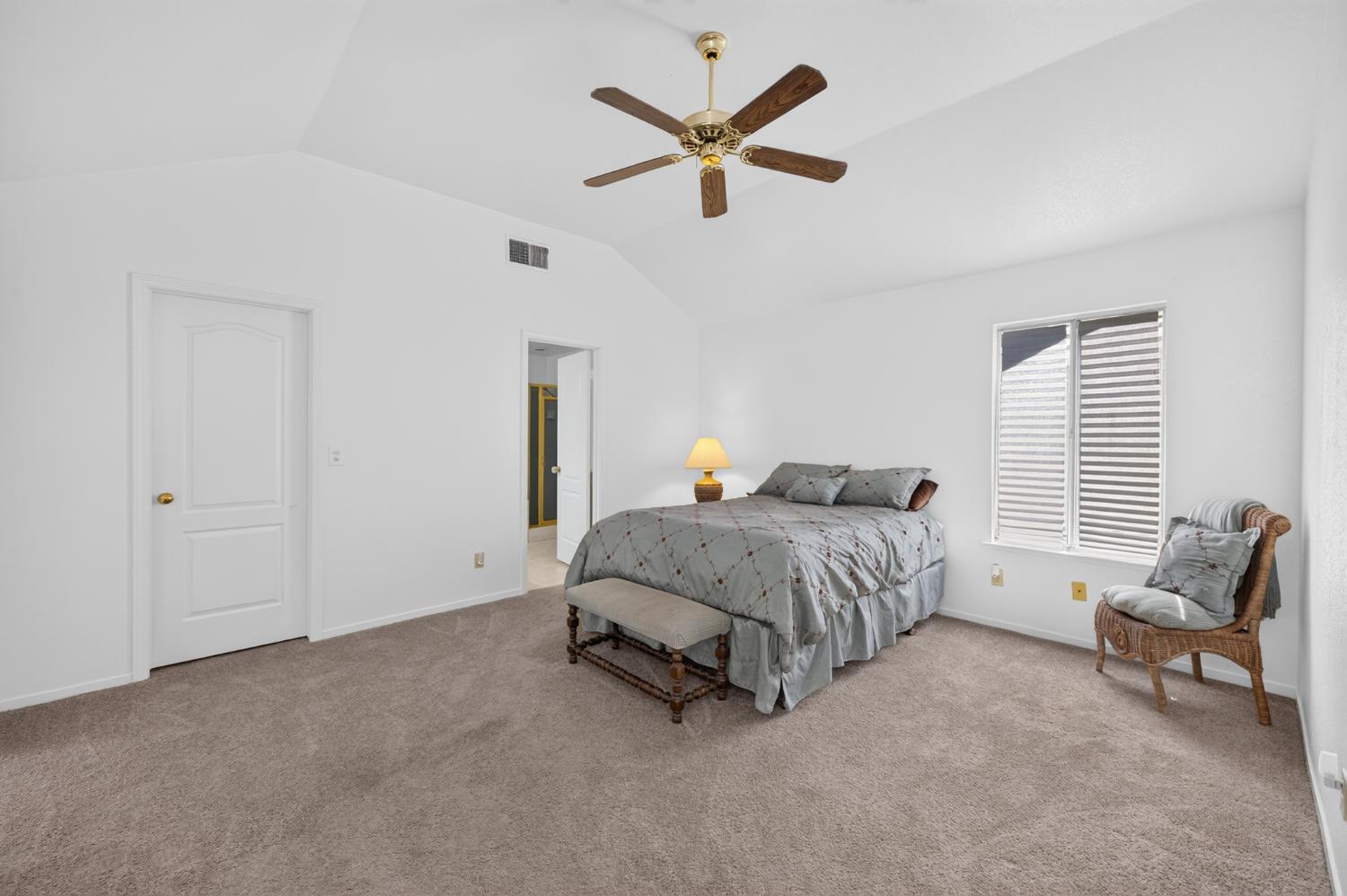 1373 E Portland Ave, Fresno, CA 93720