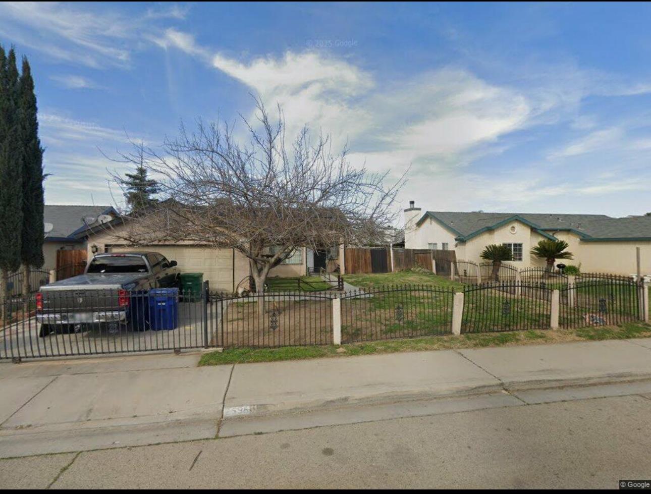 2596 Walnut St, Selma, CA 93662