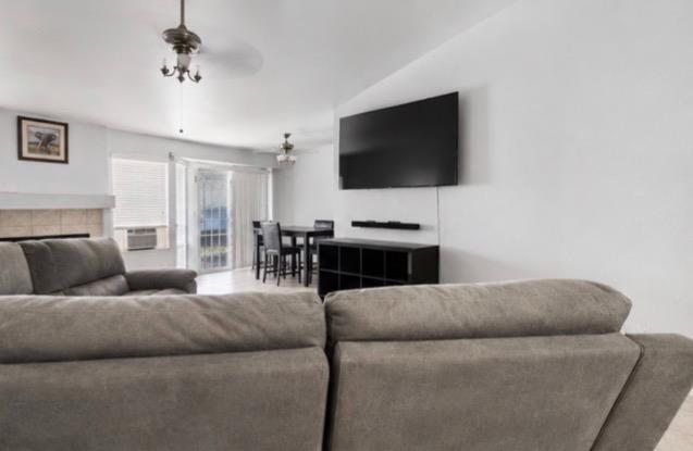 2596 Walnut St, Selma, CA 93662