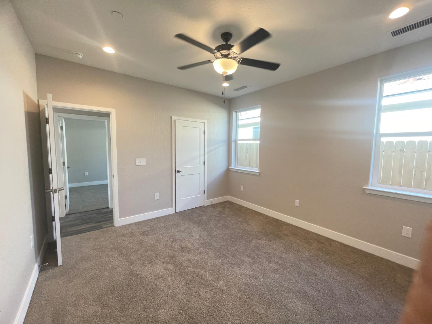 16219 W Sunset Ave, Kerman, CA 93630