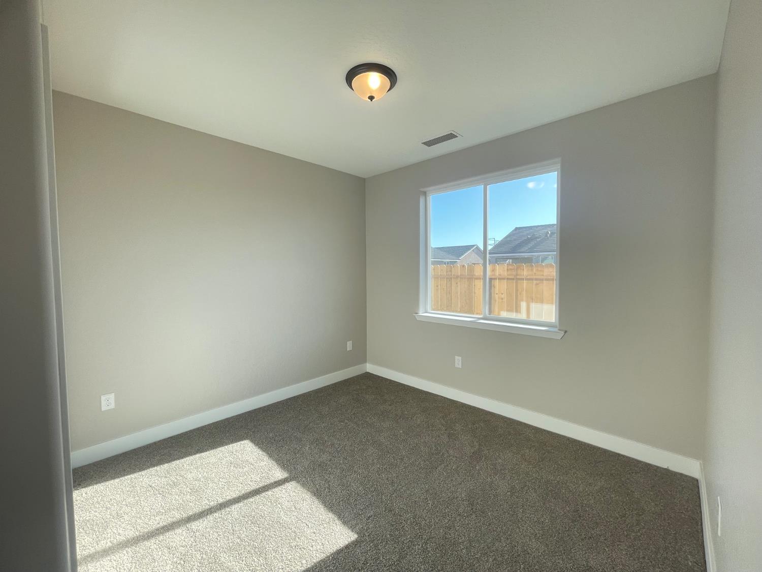 16219 W Sunset Ave, Kerman, CA 93630