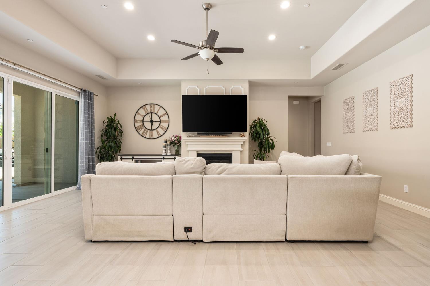 3283 Soledad Ave, Clovis, CA 93619