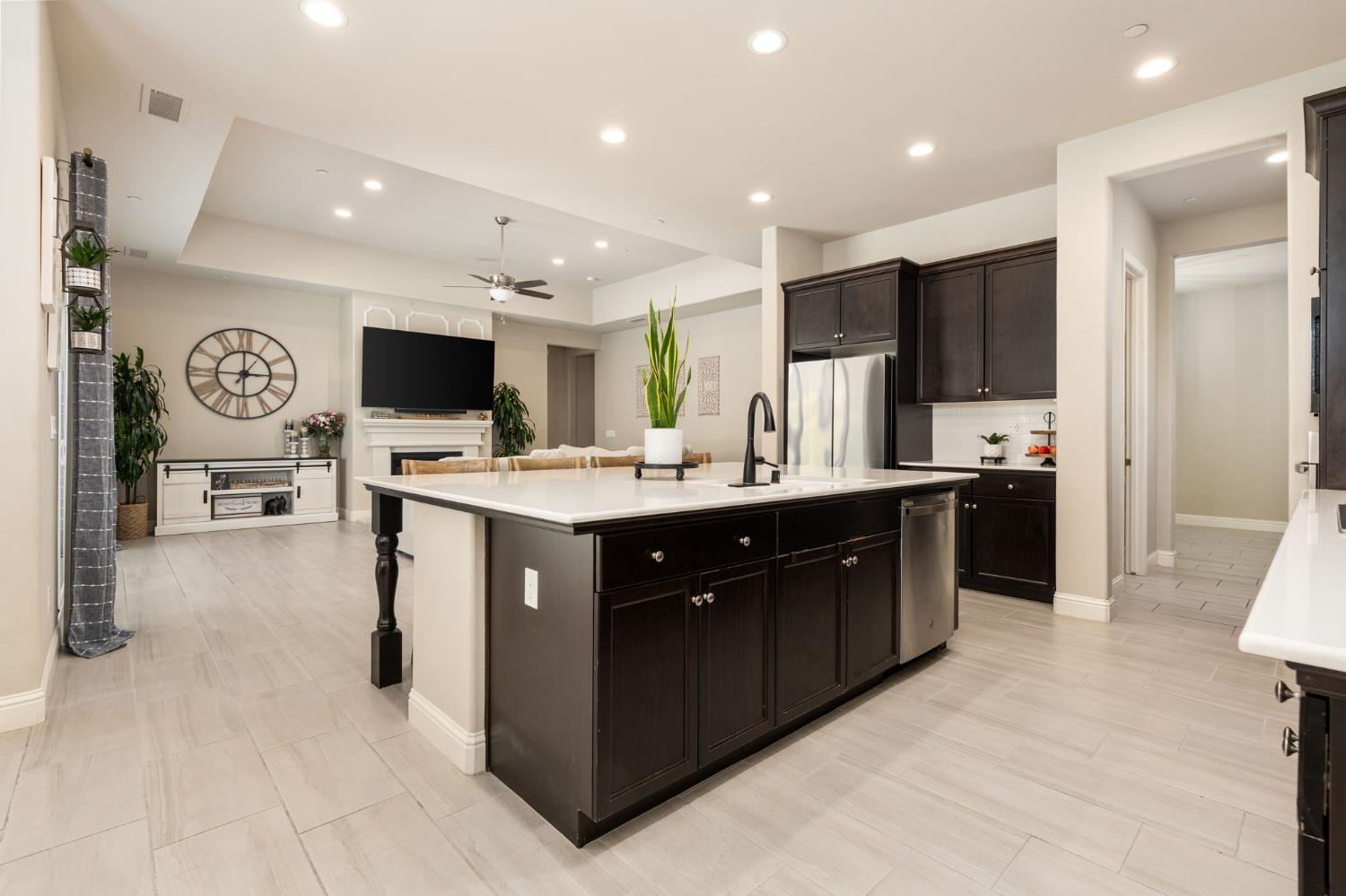 3283 Soledad Ave, Clovis, CA 93619