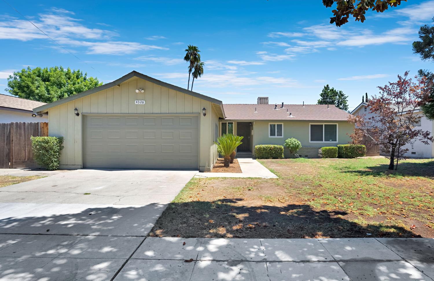 4326 N Gearhart Ave, Fresno, CA 93726