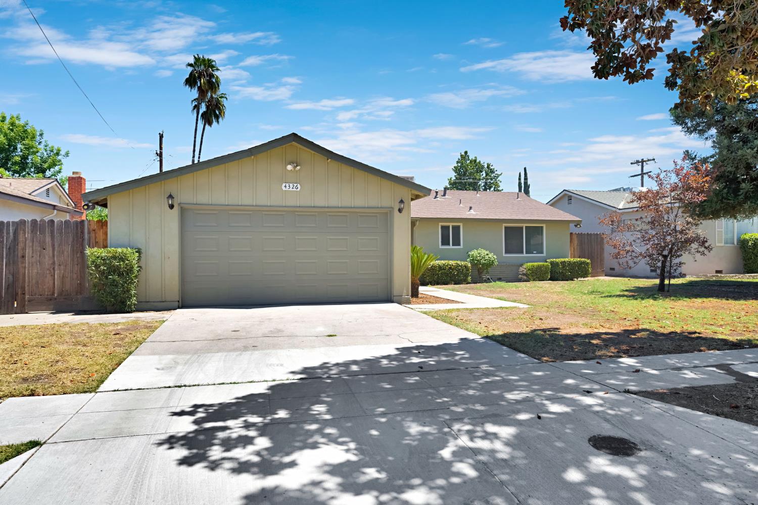 4326 N Gearhart Ave, Fresno, CA 93726