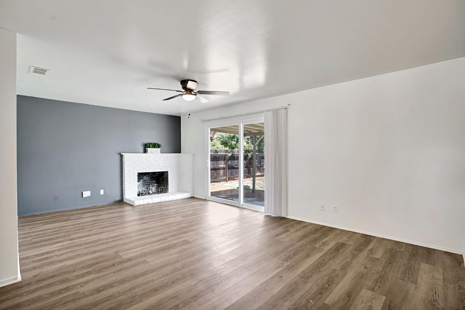 4326 N Gearhart Ave, Fresno, CA 93726