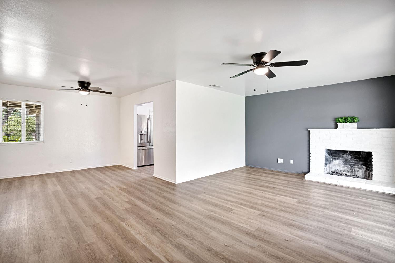 4326 N Gearhart Ave, Fresno, CA 93726