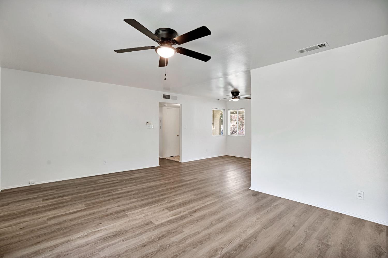 4326 N Gearhart Ave, Fresno, CA 93726
