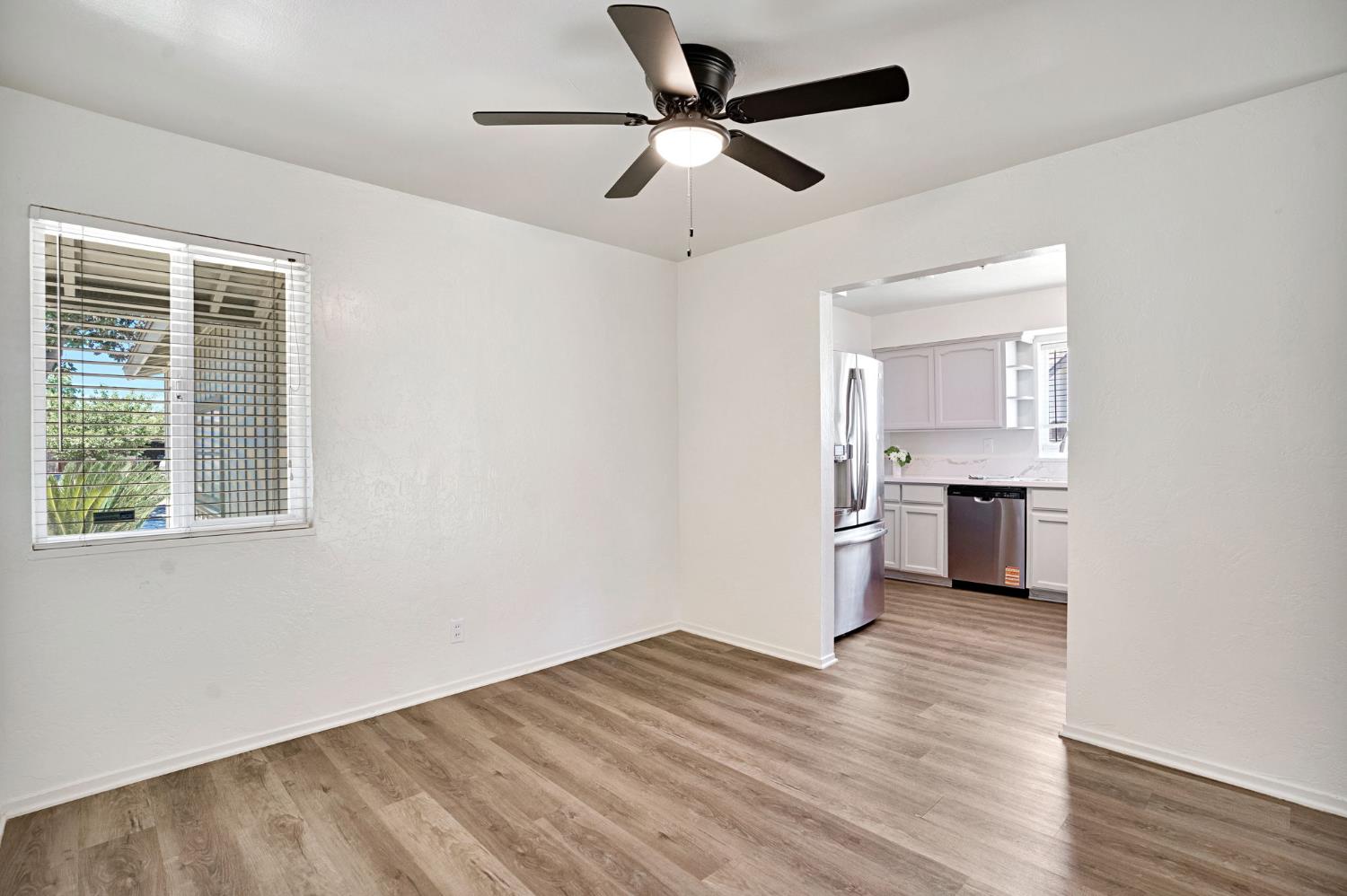 4326 N Gearhart Ave, Fresno, CA 93726