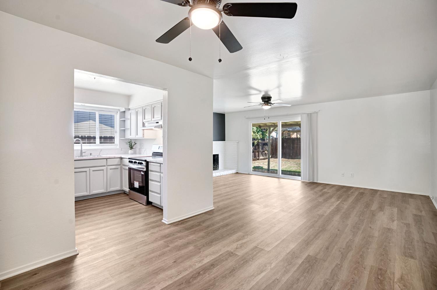 4326 N Gearhart Ave, Fresno, CA 93726