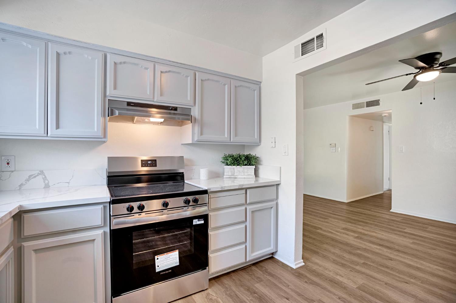 4326 N Gearhart Ave, Fresno, CA 93726