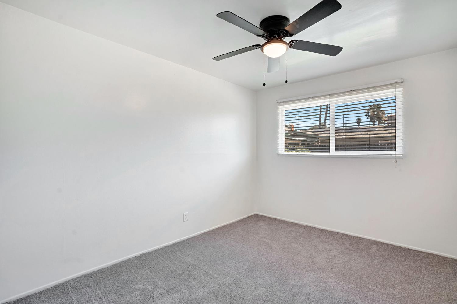 4326 N Gearhart Ave, Fresno, CA 93726
