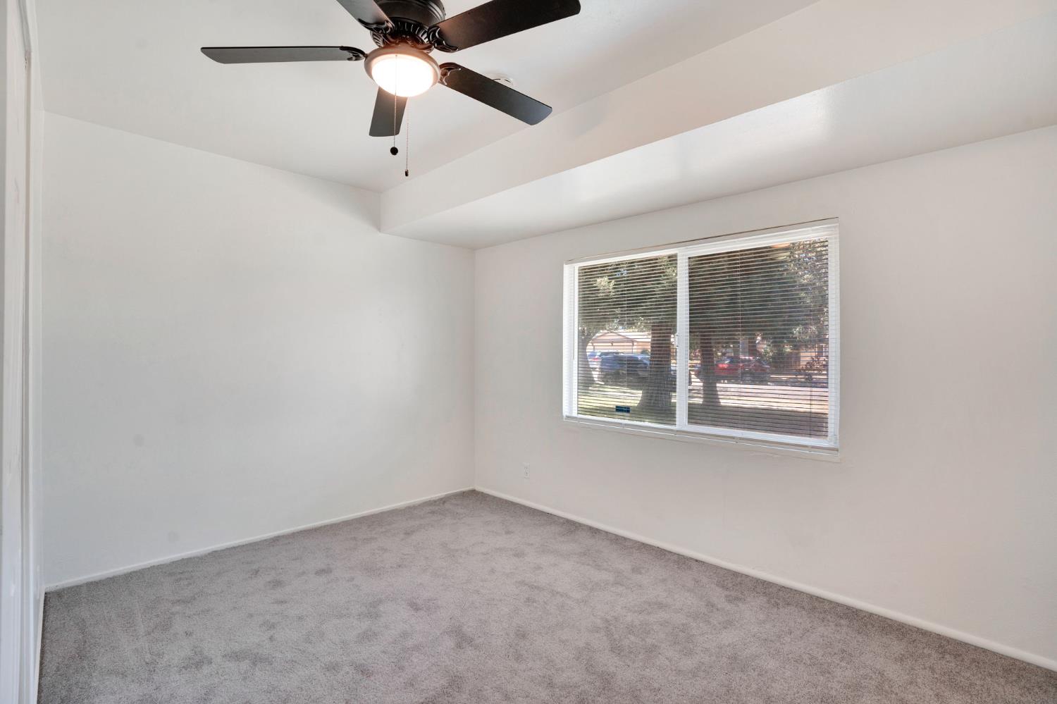 4326 N Gearhart Ave, Fresno, CA 93726