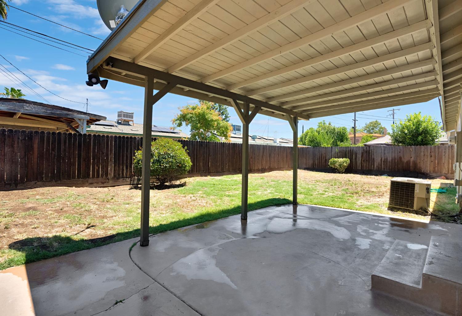 4326 N Gearhart Ave, Fresno, CA 93726