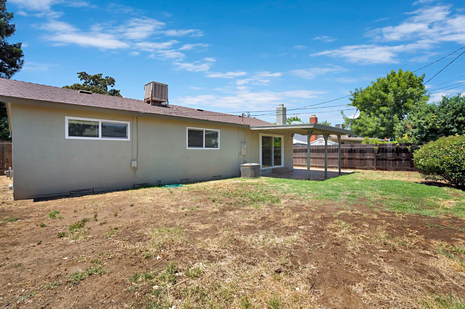 4326 N Gearhart Ave, Fresno, CA 93726