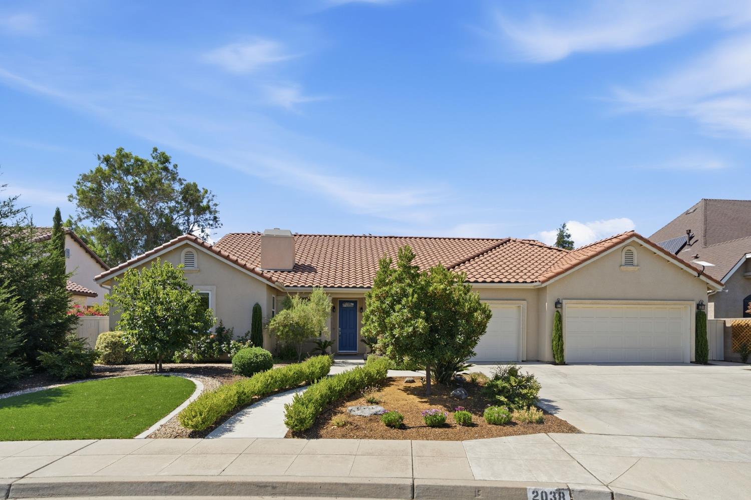 2038 Austin Ave, Clovis, CA 93611
