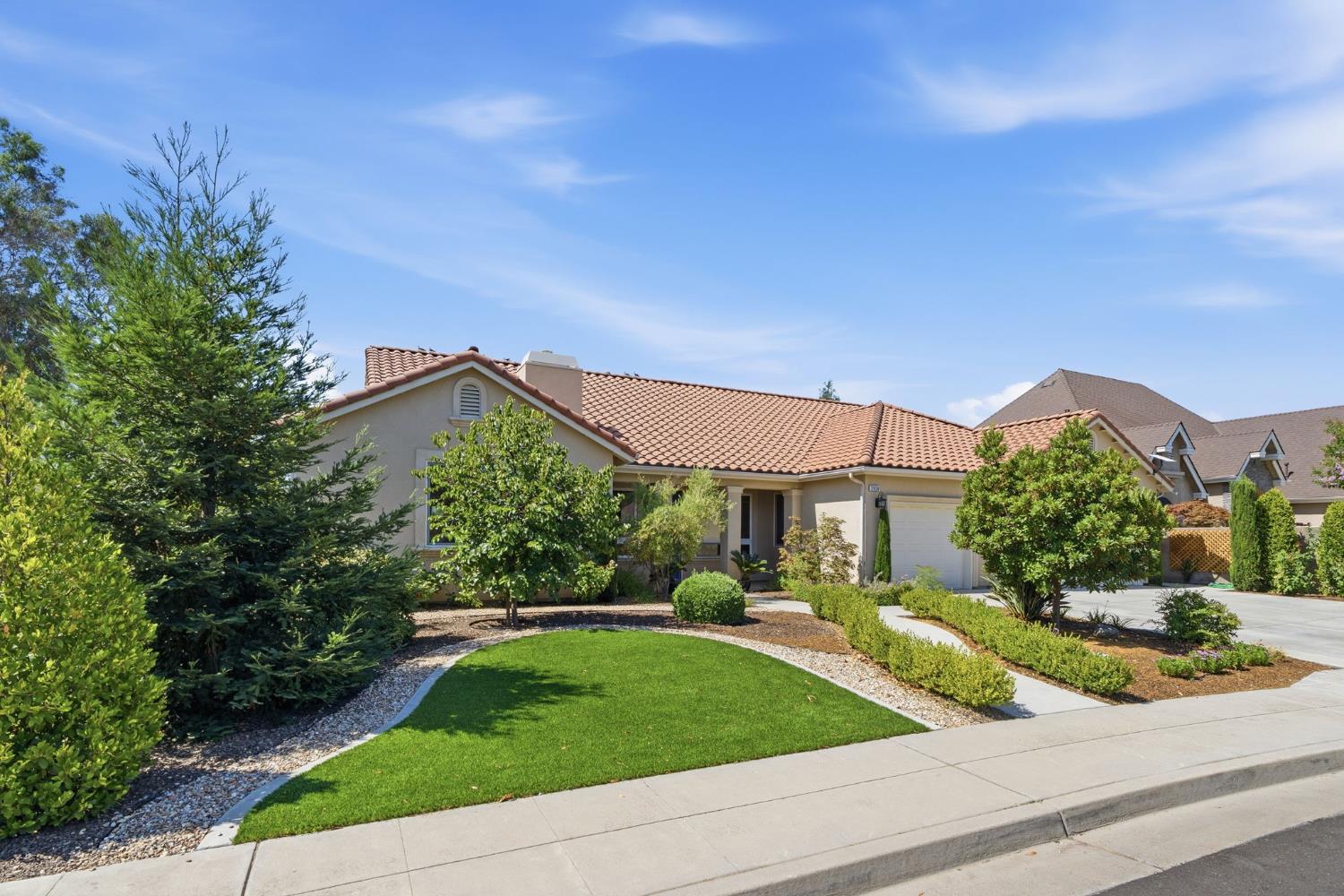 2038 Austin Ave, Clovis, CA 93611