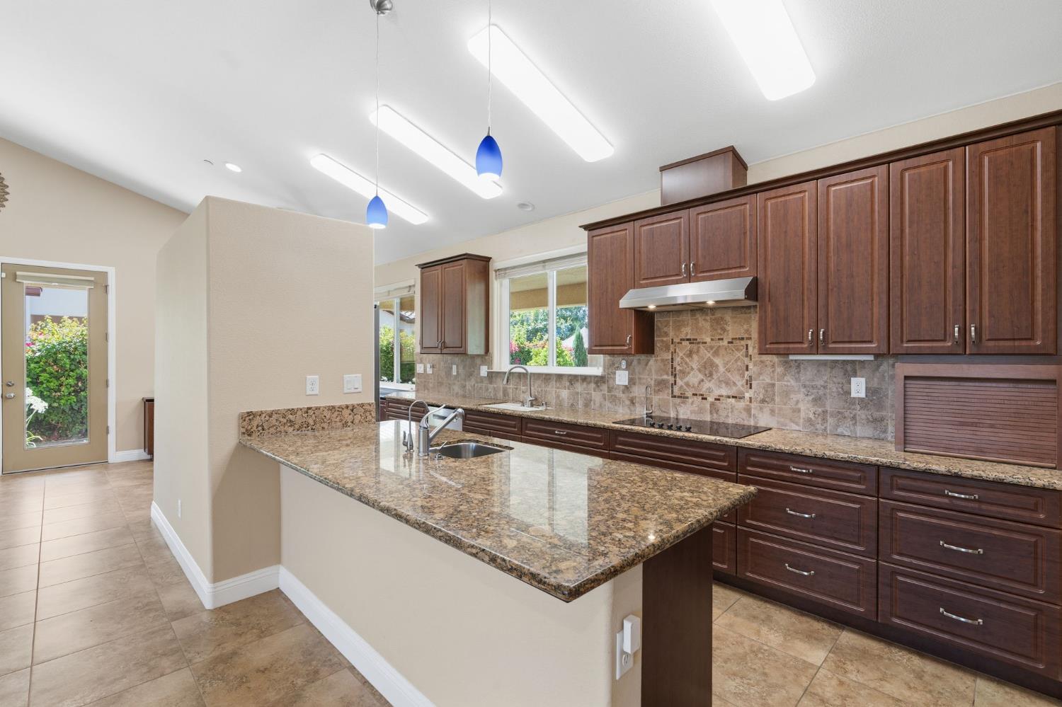 2038 Austin Ave, Clovis, CA 93611
