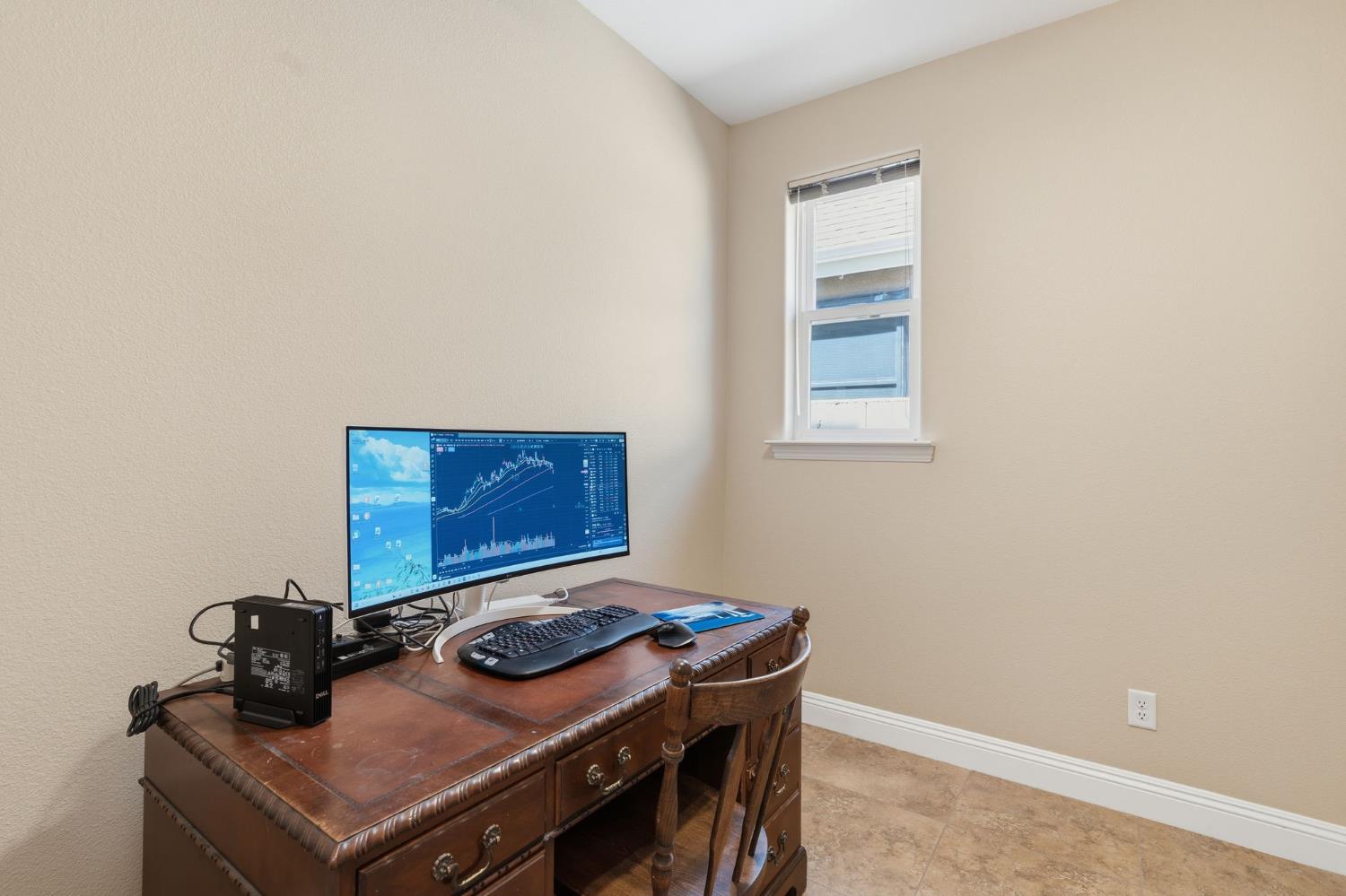 2038 Austin Ave, Clovis, CA 93611