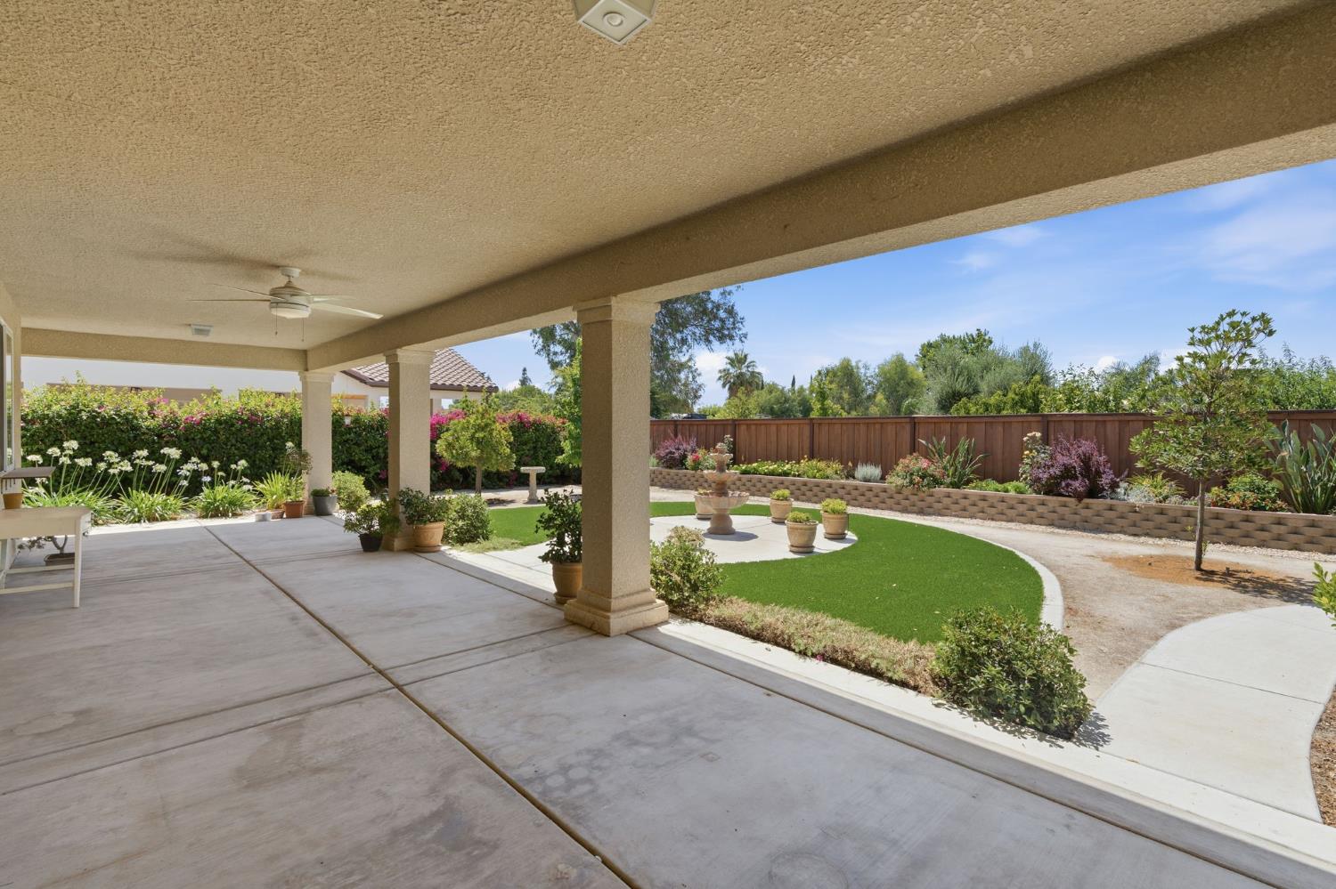 2038 Austin Ave, Clovis, CA 93611