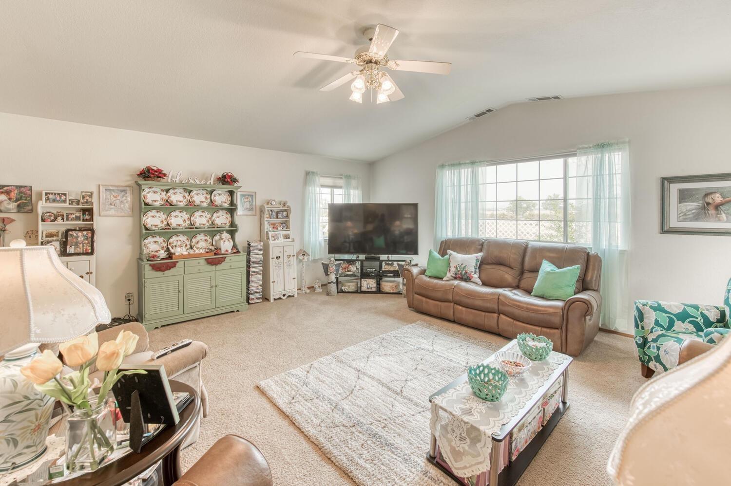 13338 E Herndon Ave, Clovis, CA 93619