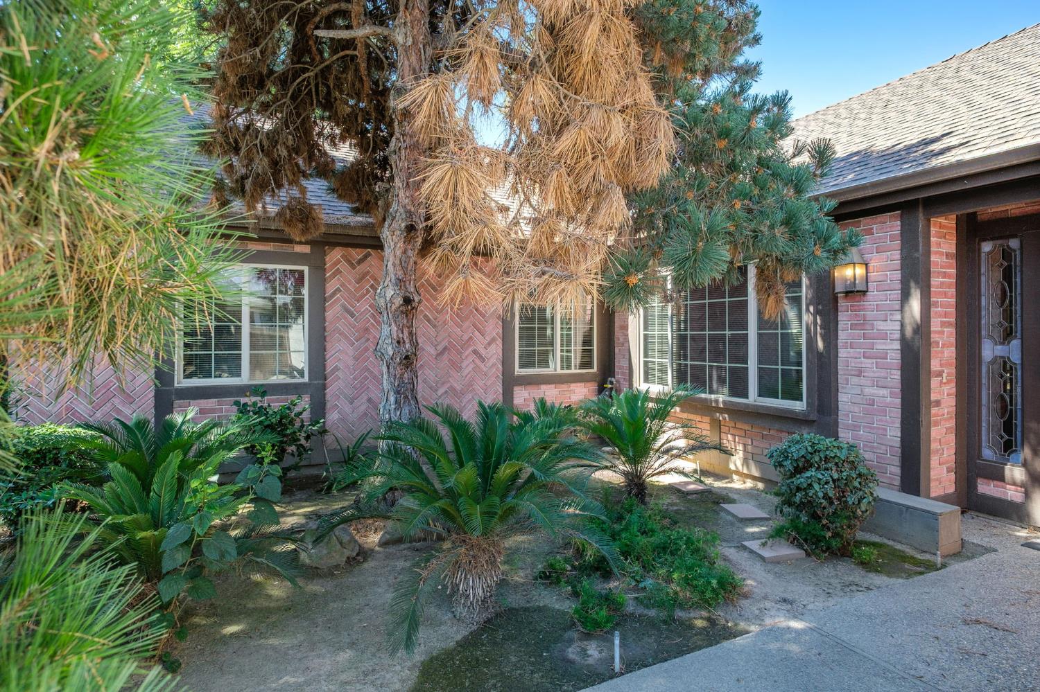 647 W Sycamore Ct, Reedley, CA 93654